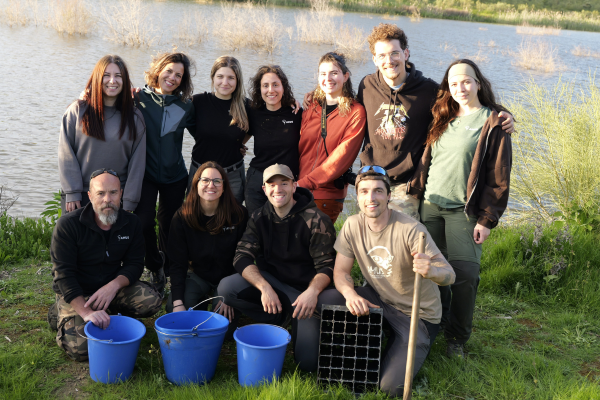 Reforestando con el equipo de AMUS
